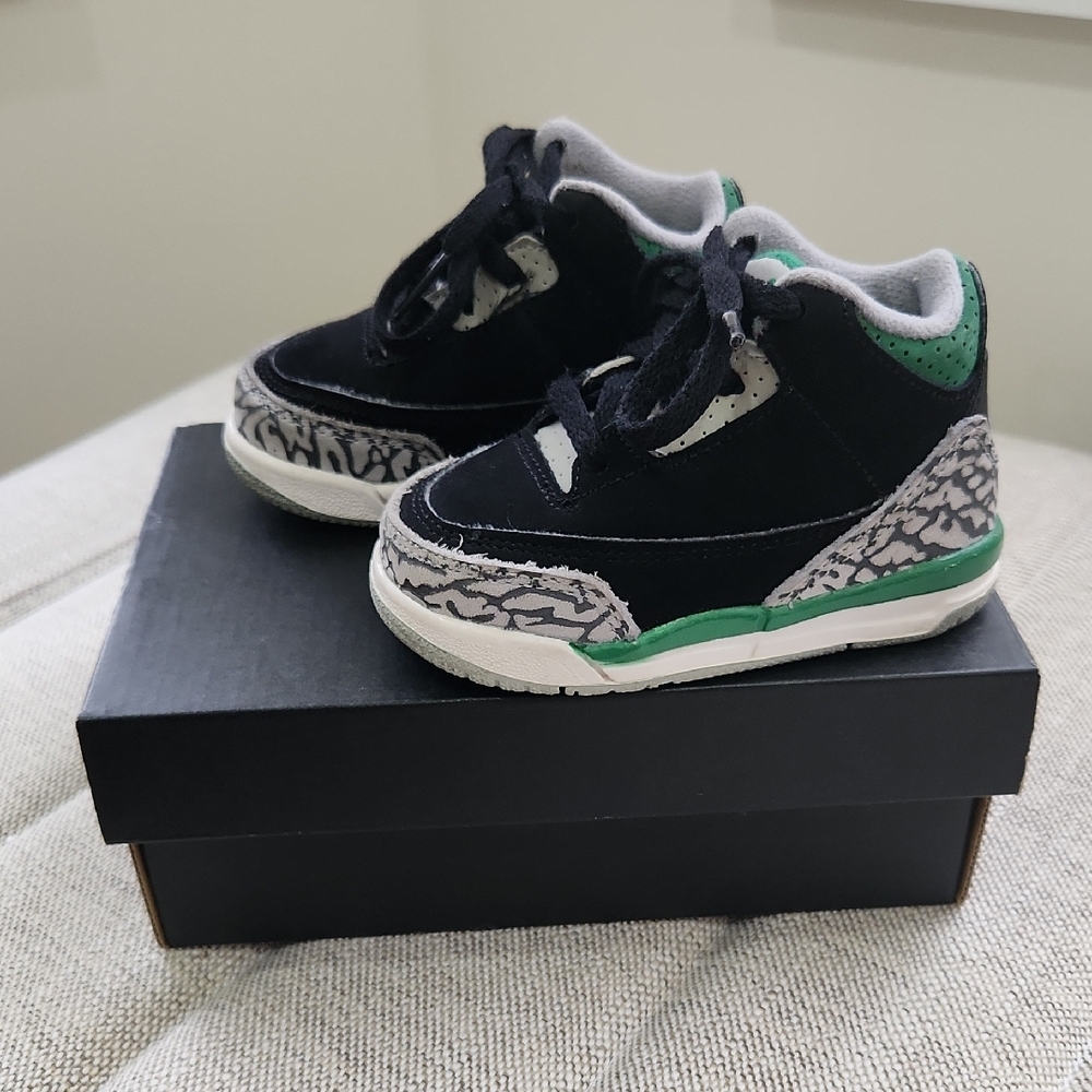 Jordan Retro 3 Black and Gray Sneakers with Chunky Silhouette